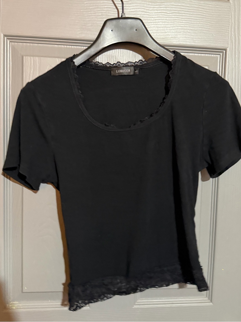 Luxveer Black Lace Trim Scoop Neck Short Sleeve Top Large
